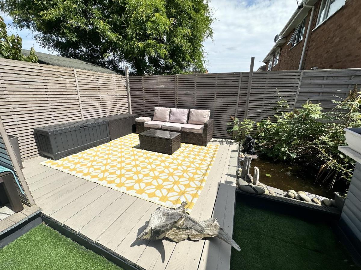 Fantastic 2-Bed House With Parking - Hosted By Hutch Lifestyle Villa Leamington Spa Eksteriør billede