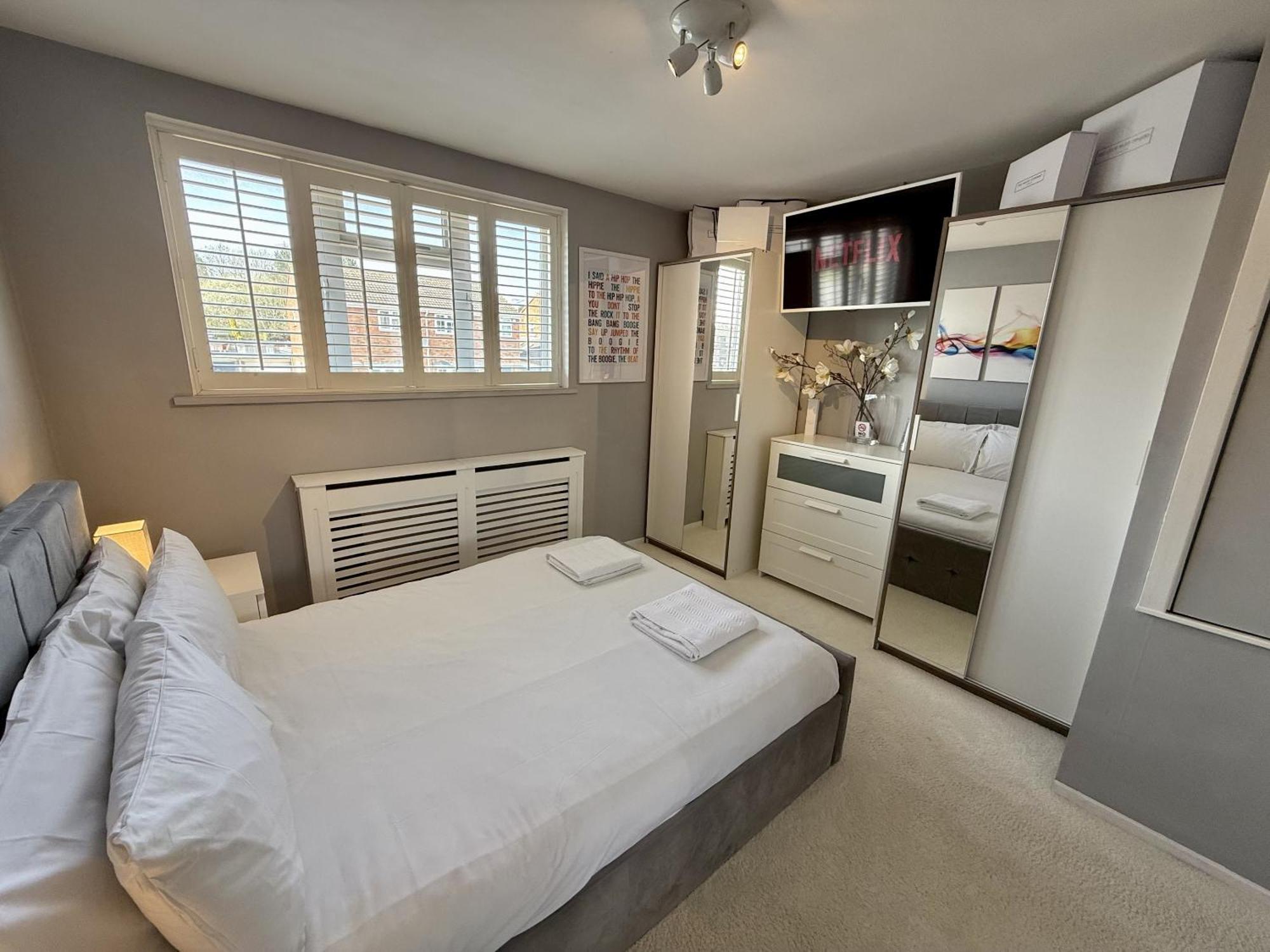 Fantastic 2-Bed House With Parking - Hosted By Hutch Lifestyle Villa Leamington Spa Eksteriør billede
